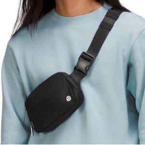 NWT Lululemon Black Everywhere Belt Bag 1L